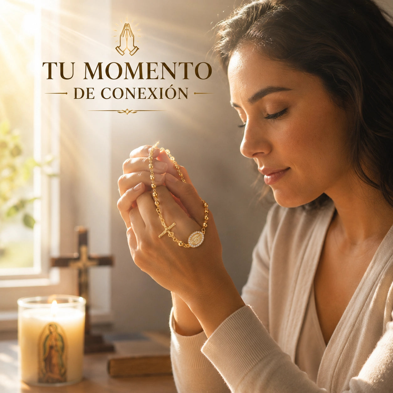 La Virgen contigo, en tu muñeca, cada día
