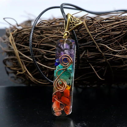 Orgonita Rectangular 7 chakras + cordón cuero